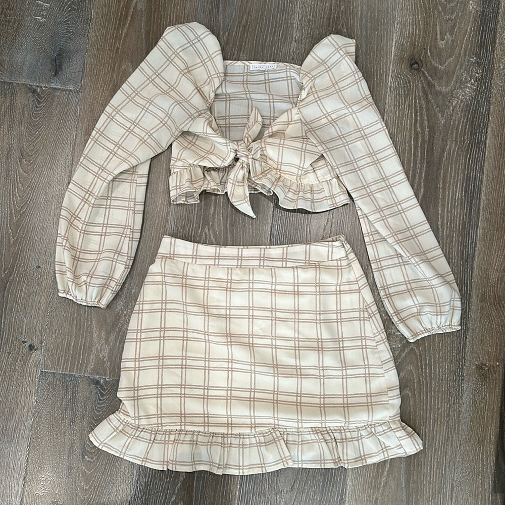 Cute frilly mini skirt + long sleeve top matching set, like new